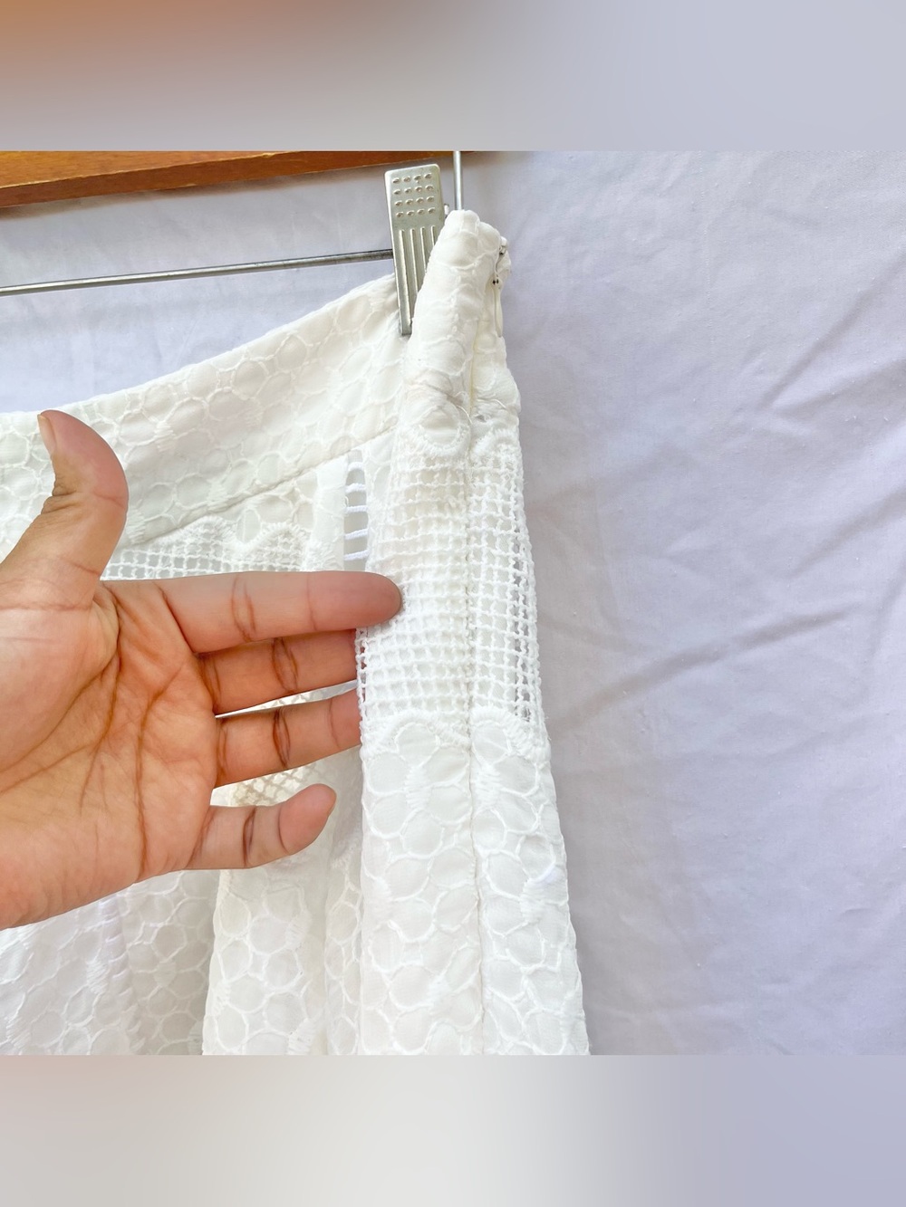 VINTAGE | MID-RISE LACE CROCHET ASYMMETRICAL MIDI SKIRT IN WHITE SIZE LARGE - Picture 6 of 7